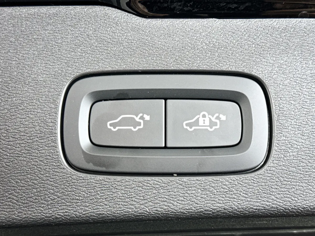 B4 Core | Park assist | Stoel- en Stuurverwarming | Cruise control