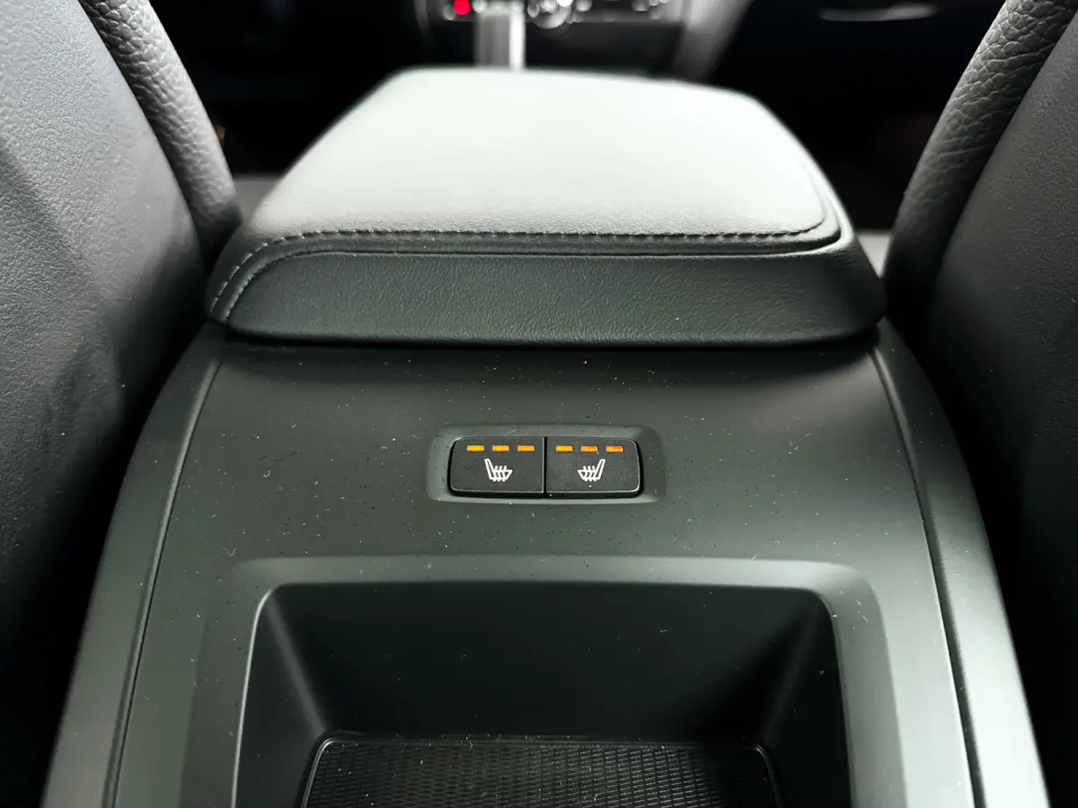 B4 Core | Park assist | Stoel- en Stuurverwarming | Cruise control