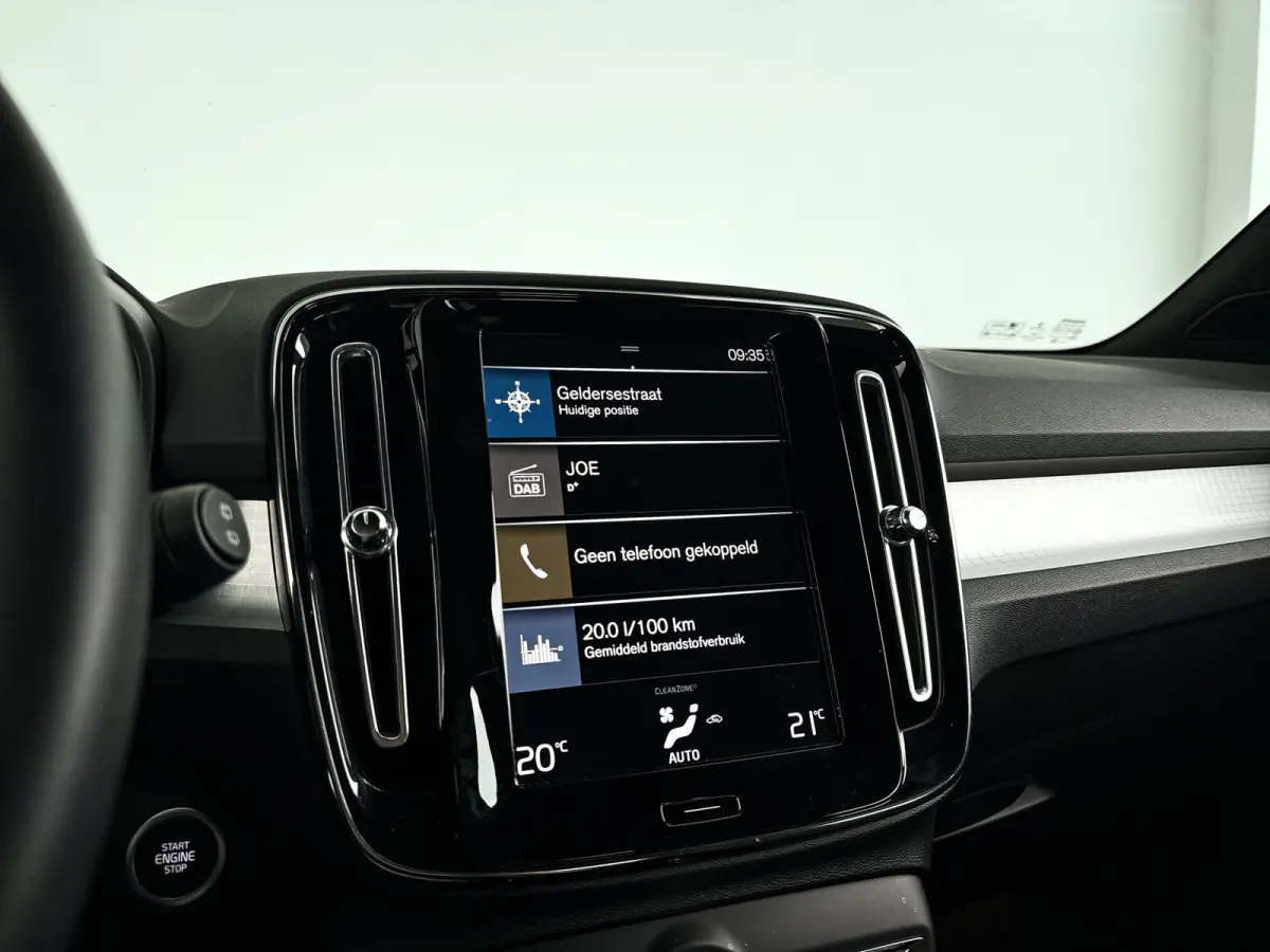 T2 Momentum Business | Park assist | Cruise control | Navigatie | Elektrische achterklep