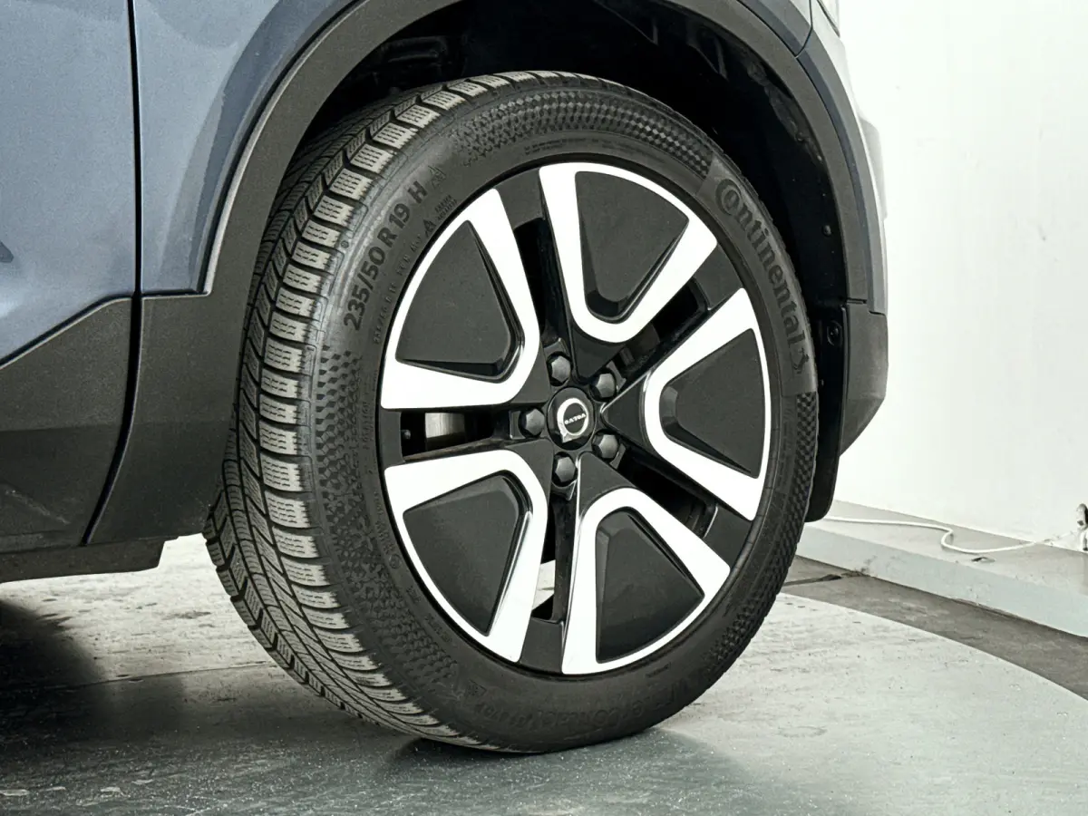 T2 Momentum Business | Park assist | Cruise control | Navigatie | Elektrische achterklep