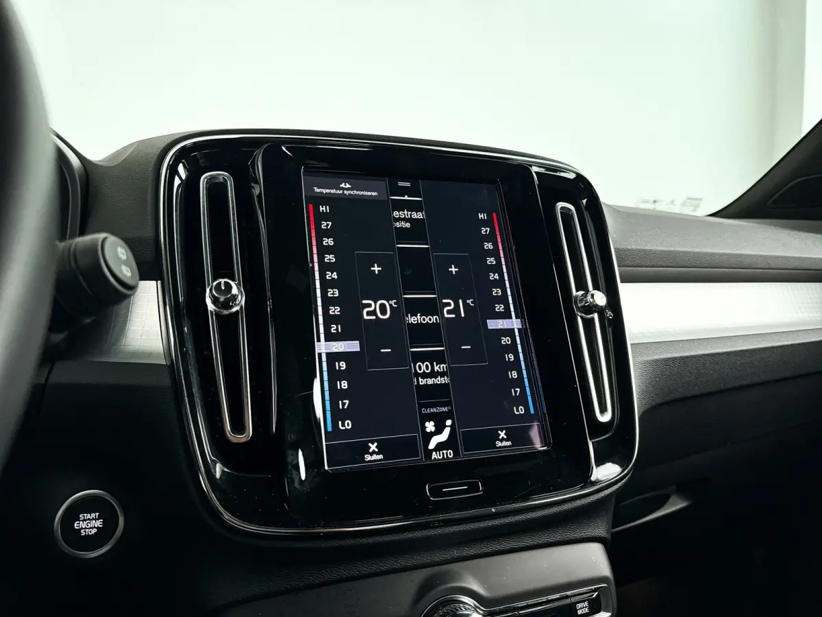 T2 Momentum Business | Park assist | Cruise control | Navigatie | Elektrische achterklep