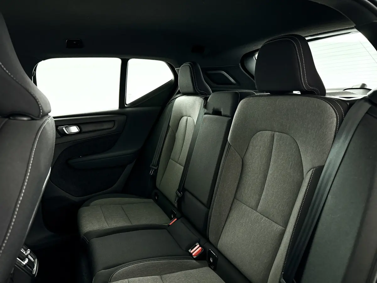 T2 Momentum Business | Park assist | Cruise control | Navigatie | Elektrische achterklep