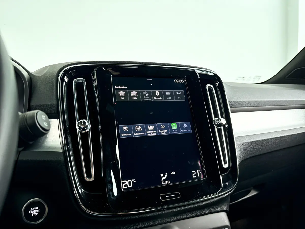 T2 Momentum Business | Park assist | Cruise control | Navigatie | Elektrische achterklep
