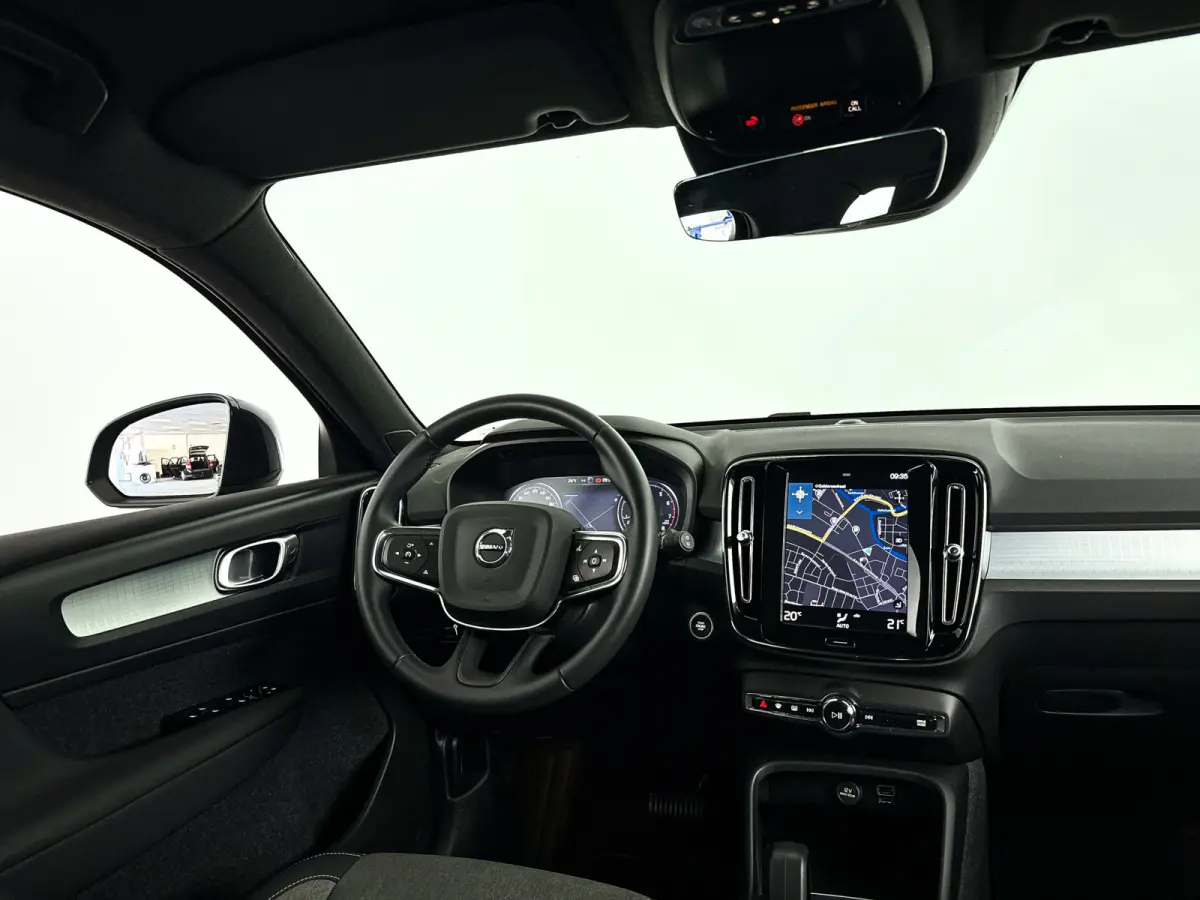 T2 Momentum Business | Park assist | Cruise control | Navigatie | Elektrische achterklep