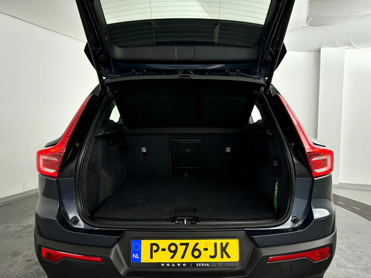 T2 Momentum Business | Park assist | Cruise control | Navigatie | Elektrische achterklep