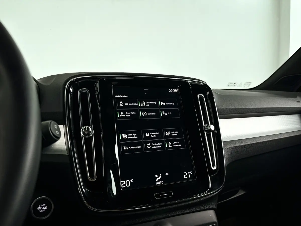 T2 Momentum Business | Park assist | Cruise control | Navigatie | Elektrische achterklep