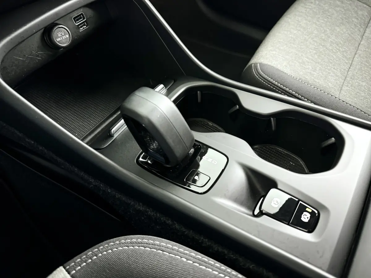 T2 Momentum Business | Park assist | Cruise control | Navigatie | Elektrische achterklep