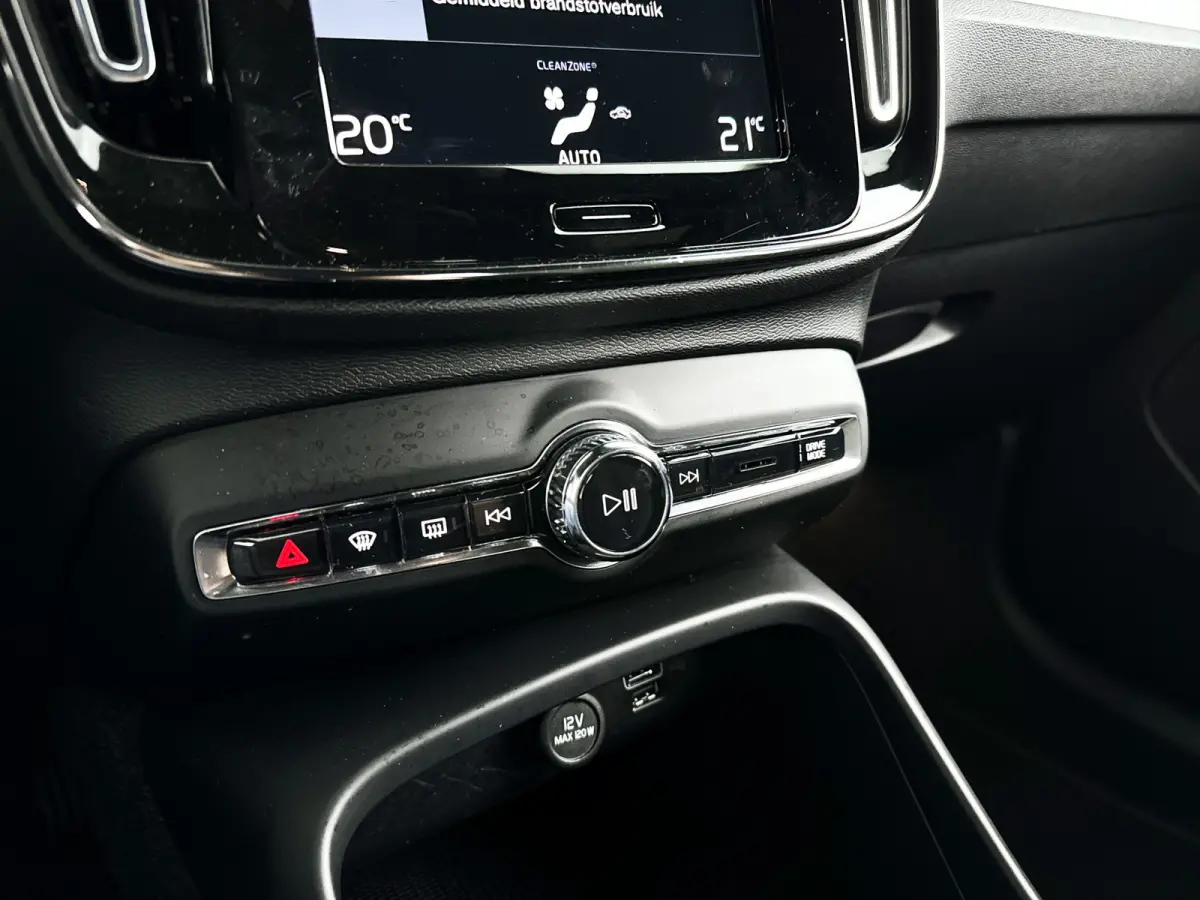 T2 Momentum Business | Park assist | Cruise control | Navigatie | Elektrische achterklep