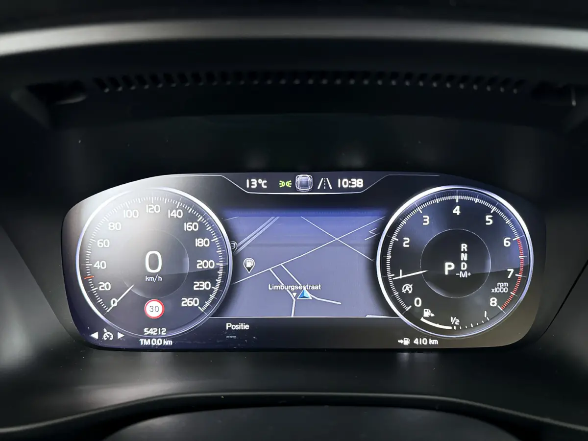 T2 Momentum | Parkeercamera | Cruise control | Navigatie | Climate control