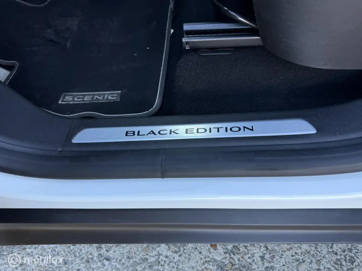 1.3 TCe Black Edition PANORAMADAK | BOMVOL