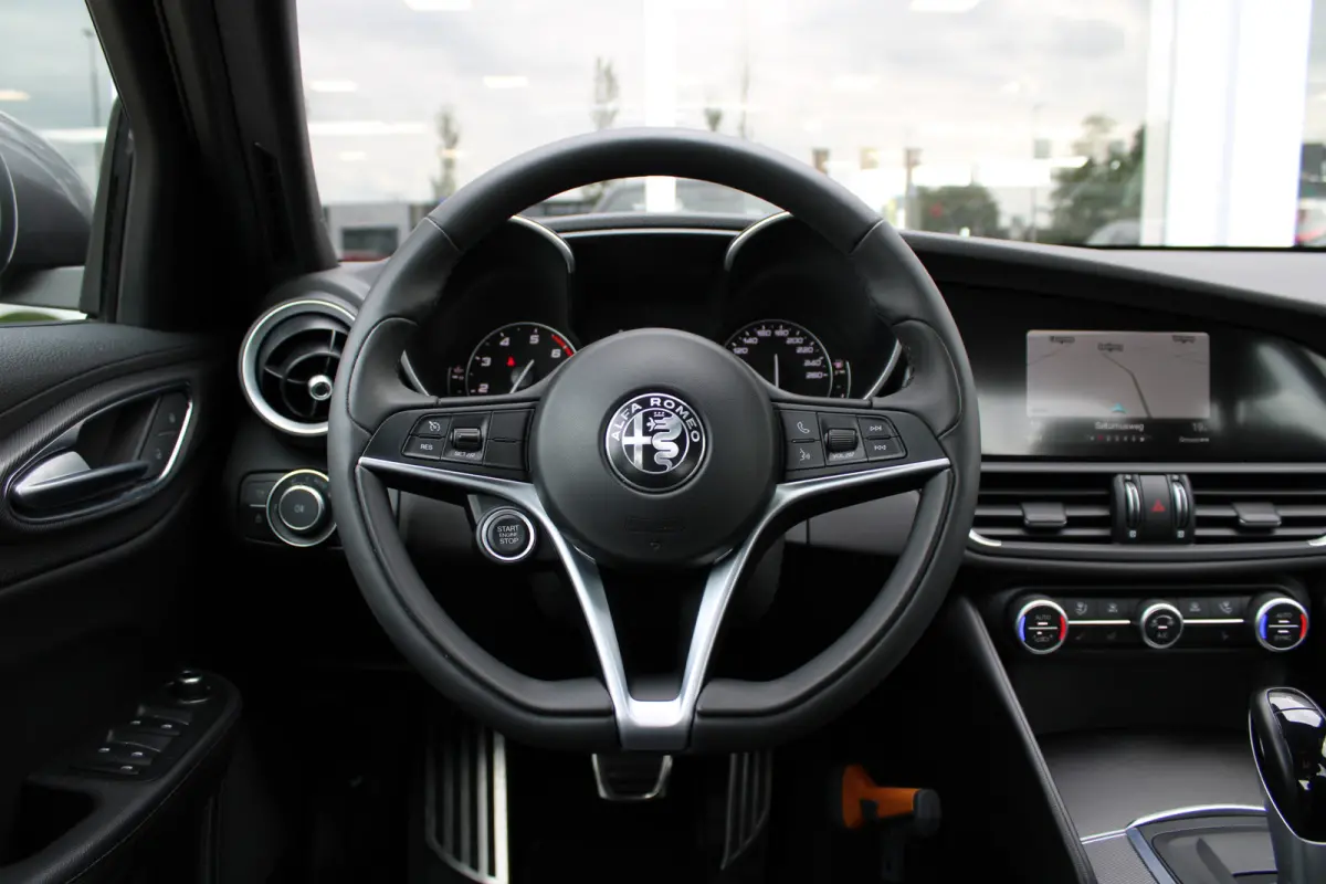 2.0T Super | Veloce interieur | Stuur\stoel verwarming | Xenon | Regen\lichtsensor 19" velgen