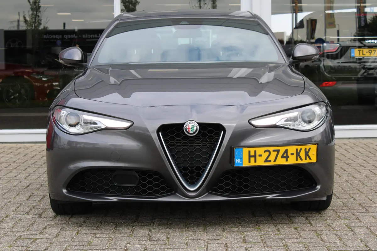2.0T Super | Veloce interieur | Stuur\stoel verwarming | Xenon | Regen\lichtsensor 19" velgen