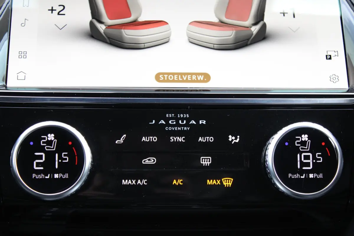 1.5 P300e AWD R-Dynamic HSE | panoramadak | meridian sound | black pack | adap. cruise | leder | bliss | NL auto