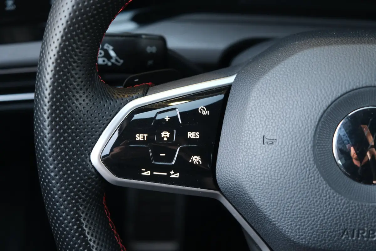 8 2.0 TSI GTI DSG 245PK Navi Led Camera ACC Mistlamp