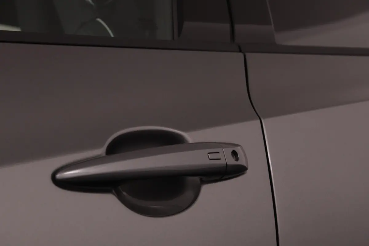 1.6 Hybrid N-Design | Adaptieve Cruise Control | 360 Camera | BOSE Audio | Stoel- & Stuurverw. |