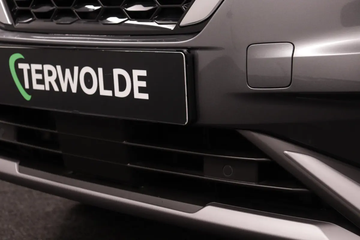 1.6 Hybrid N-Design | Adaptieve Cruise Control | 360 Camera | BOSE Audio | Stoel- & Stuurverw. |