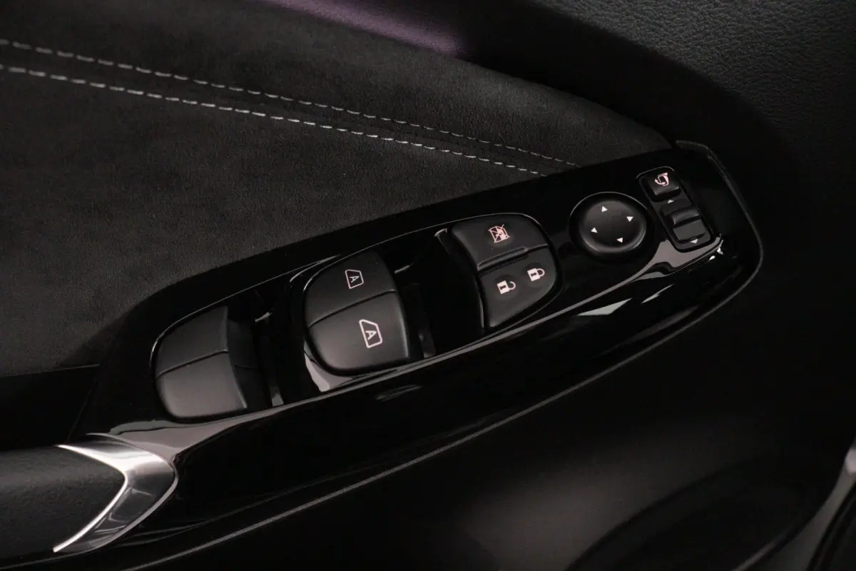 1.6 Hybrid N-Design | Adaptieve Cruise Control | 360 Camera | BOSE Audio | Stoel- & Stuurverw. |
