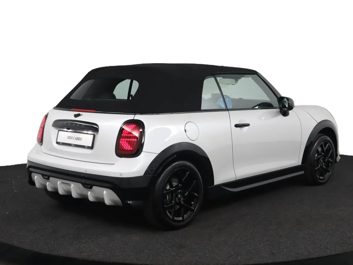 C | JCW Uitvoering | Pakket M | Head up Display | Harman Kardon | Achteruitrijcamera