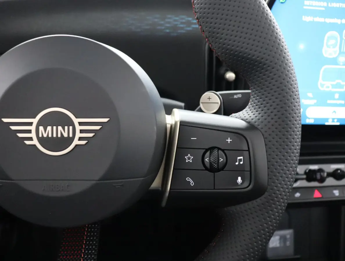 C | JCW Uitvoering | Pakket M | Head up Display | Harman Kardon | Achteruitrijcamera