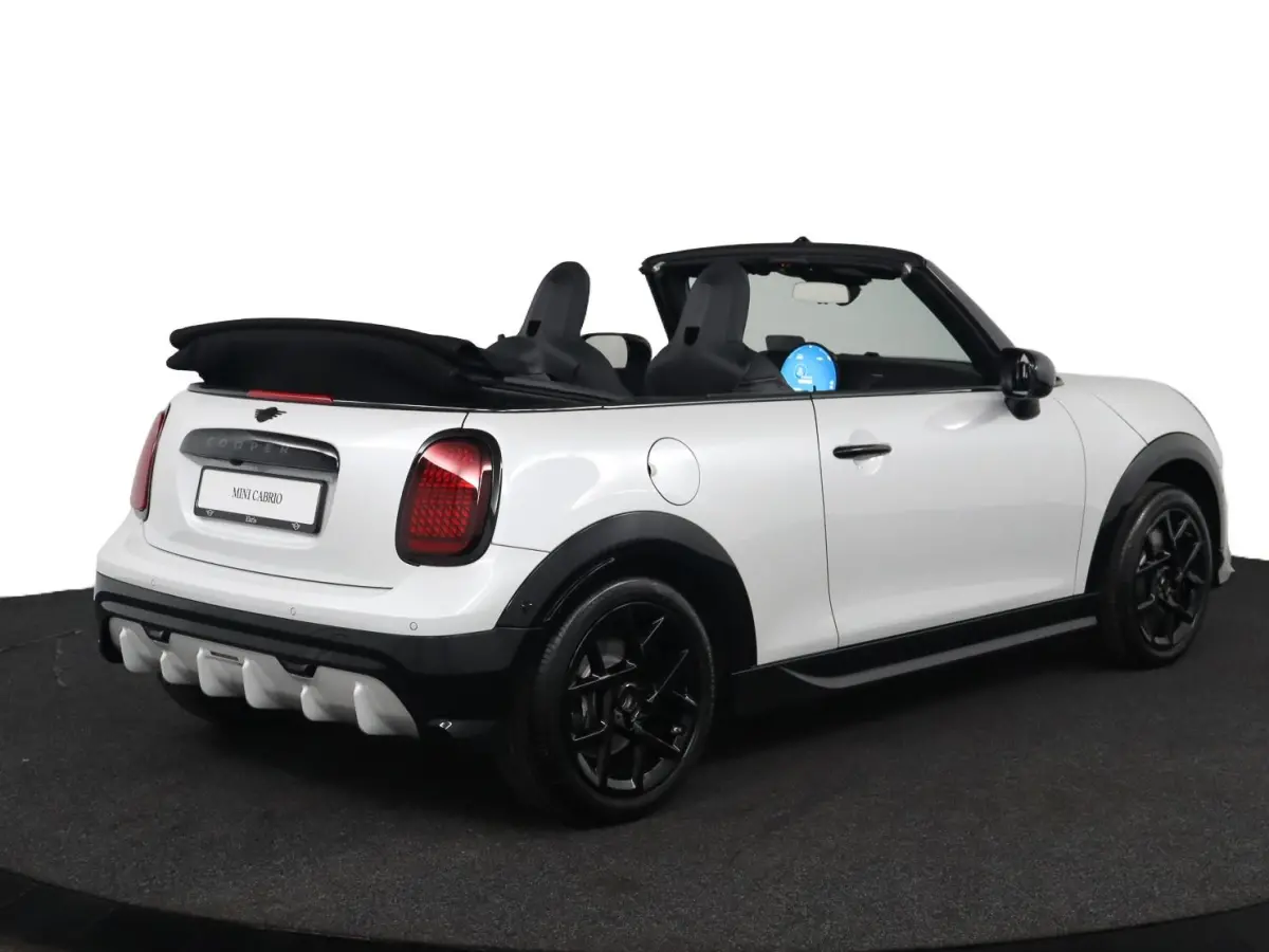 C | JCW Uitvoering | Pakket M | Head up Display | Harman Kardon | Achteruitrijcamera