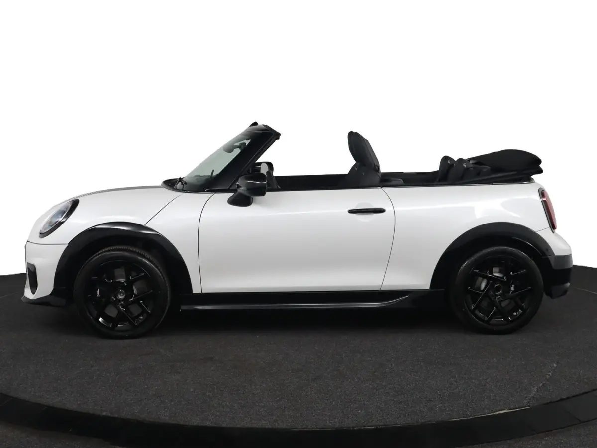 C | JCW Uitvoering | Pakket M | Head up Display | Harman Kardon | Achteruitrijcamera