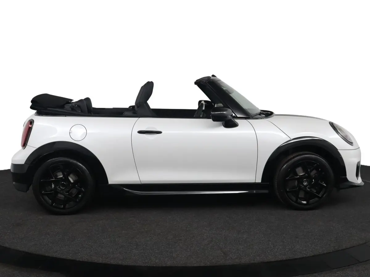 C | JCW Uitvoering | Pakket M | Head up Display | Harman Kardon | Achteruitrijcamera