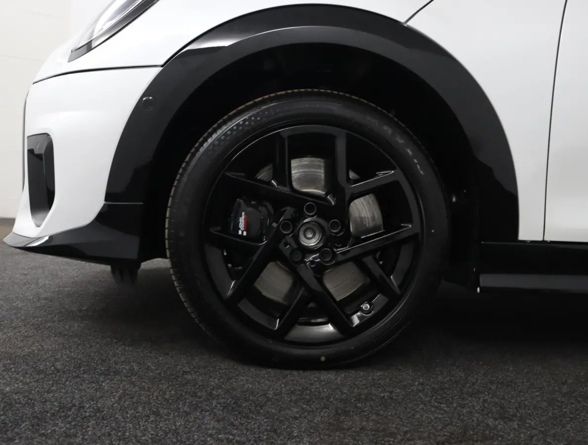 C | JCW Uitvoering | Pakket M | Head up Display | Harman Kardon | Achteruitrijcamera