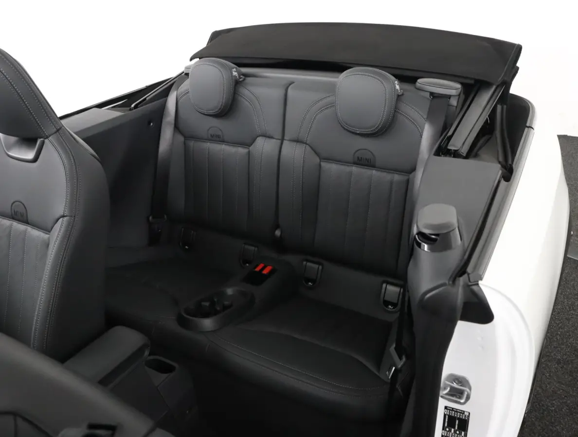 C | JCW Uitvoering | Pakket M | Head up Display | Harman Kardon | Achteruitrijcamera