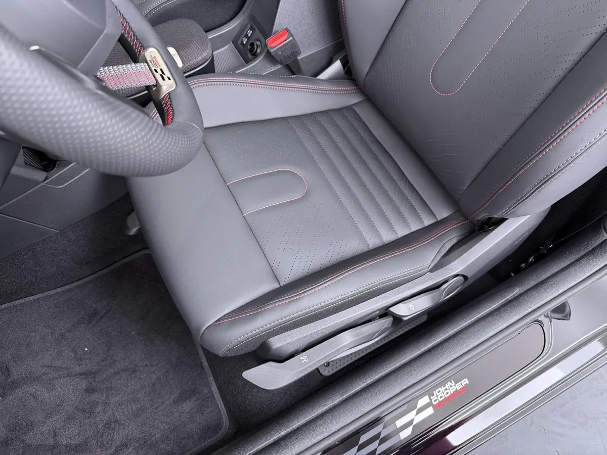 S | JCW uitvoering | Pakket M | Sportstoelen | Stoel- Stuurverwarming