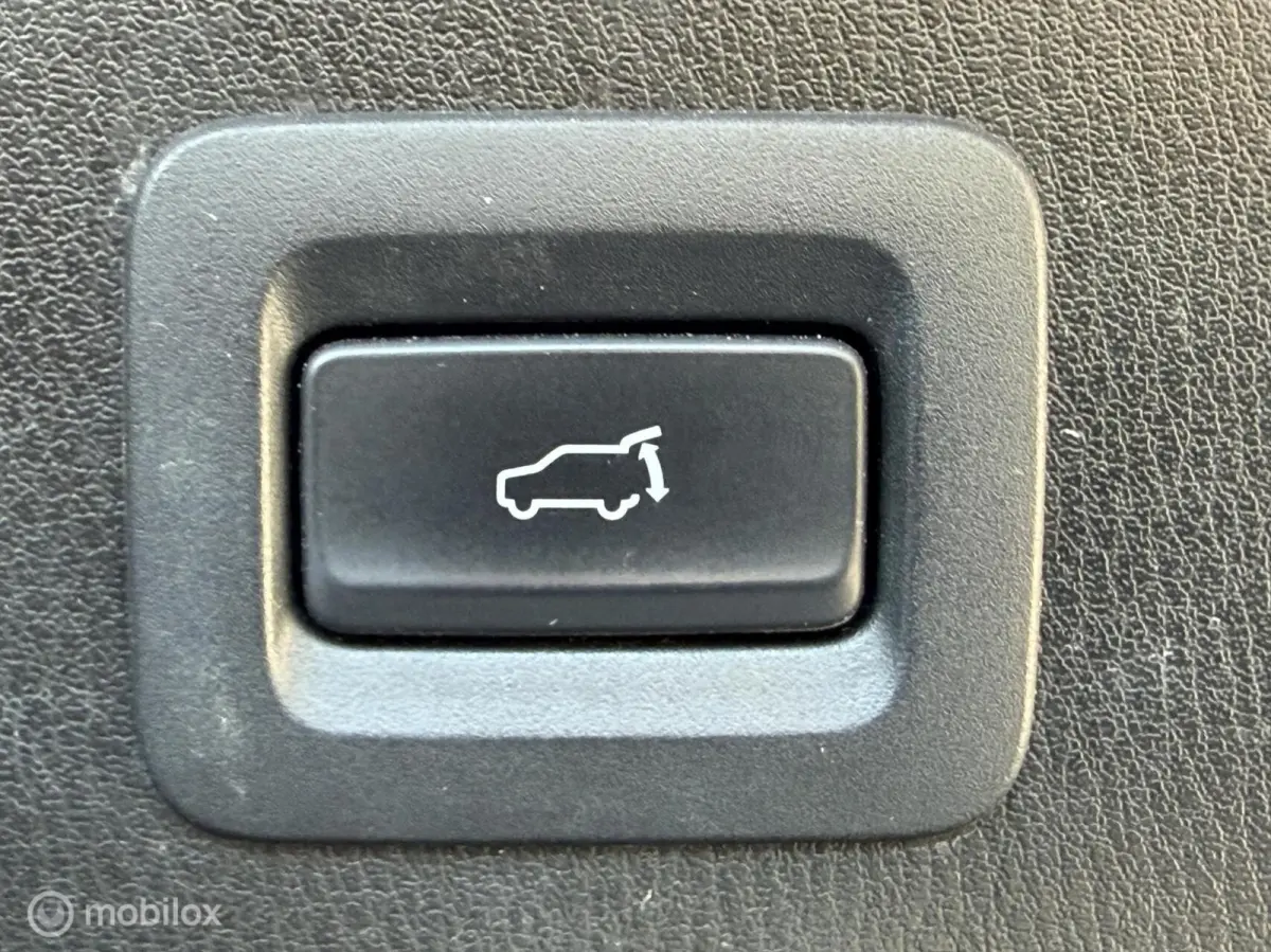 2.0 SkyActiv-G 165 Luxury !! VOL !! Acc Leer Stoel-/stuur verw. Led Trekh. etc.