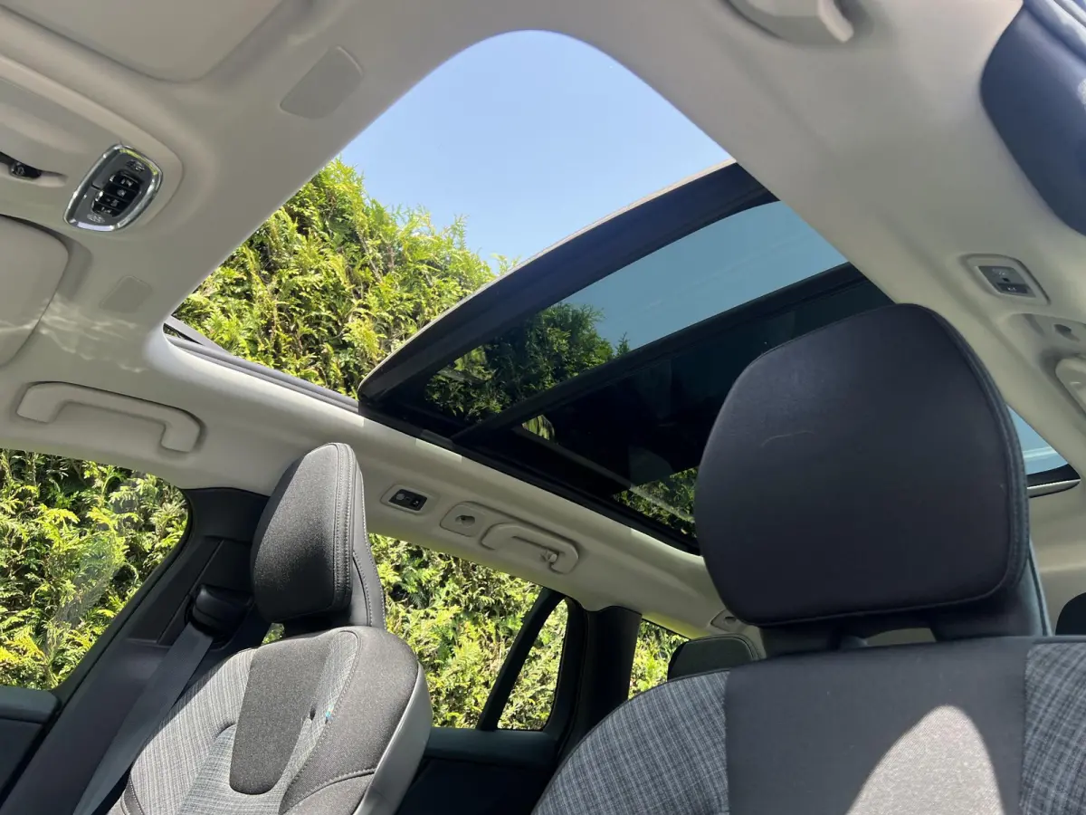 B3 Momentum | Pano dak | Cruise control | Keyless |