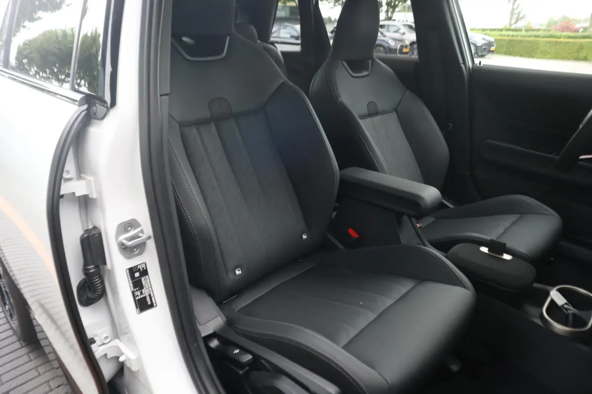 Cooper C John Cooper Works M | Panorama Dak | Premium Sportstoelen | Sportstuur