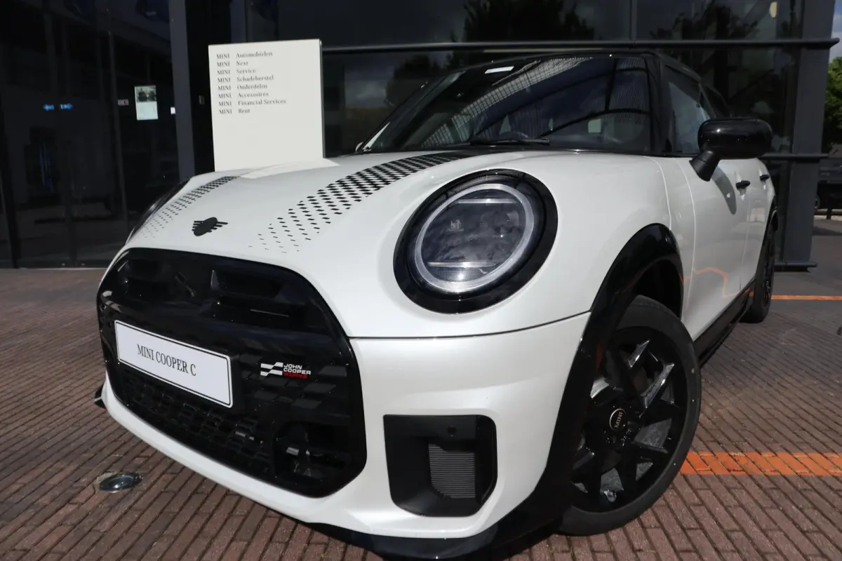 Cooper C John Cooper Works M | Panorama Dak | Premium Sportstoelen | Sportstuur