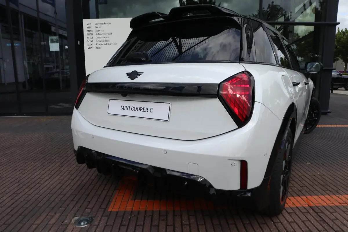 Cooper C John Cooper Works M | Panorama Dak | Premium Sportstoelen | Sportstuur