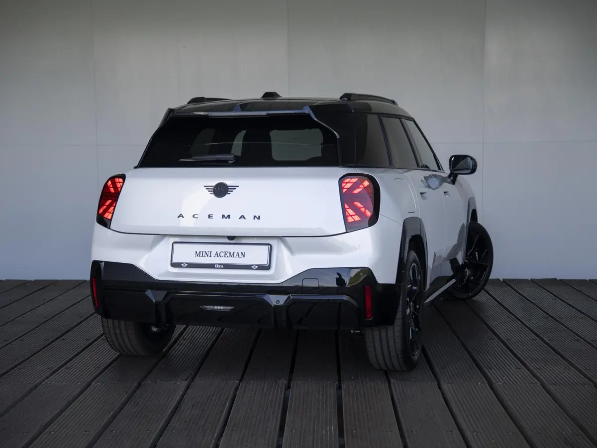 E John Cooper Works Uitvoering | M Pakket