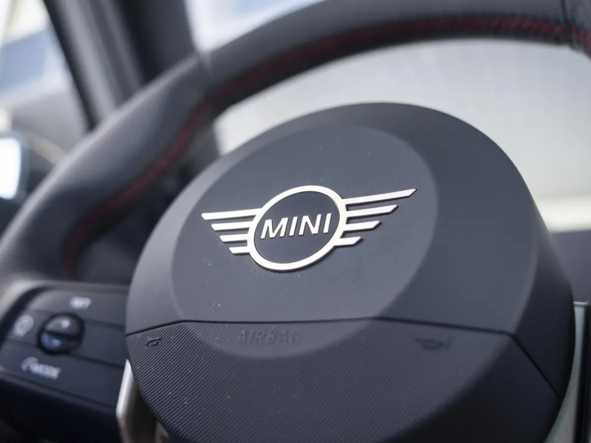 E John Cooper Works Uitvoering | M Pakket