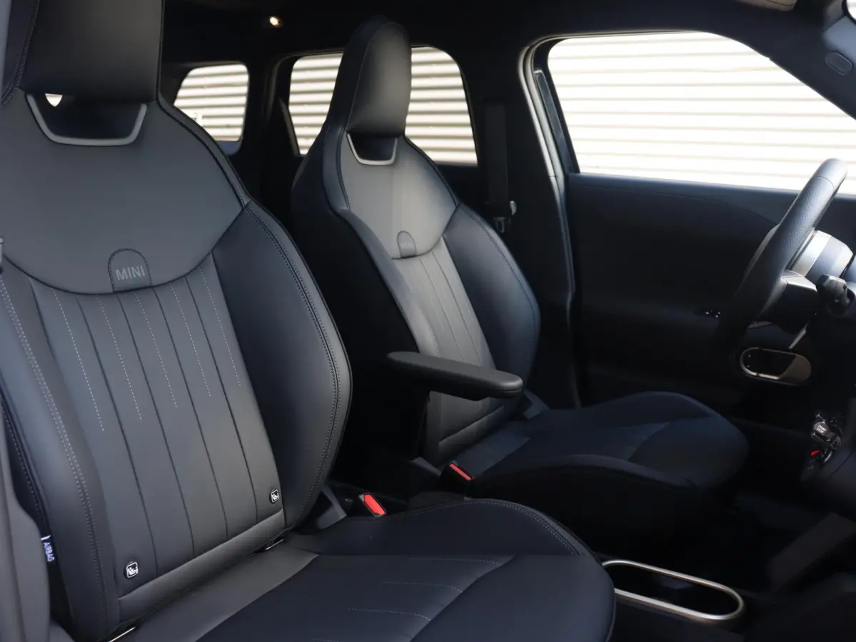 E John Cooper Works Uitvoering | M Pakket | Panoramadak