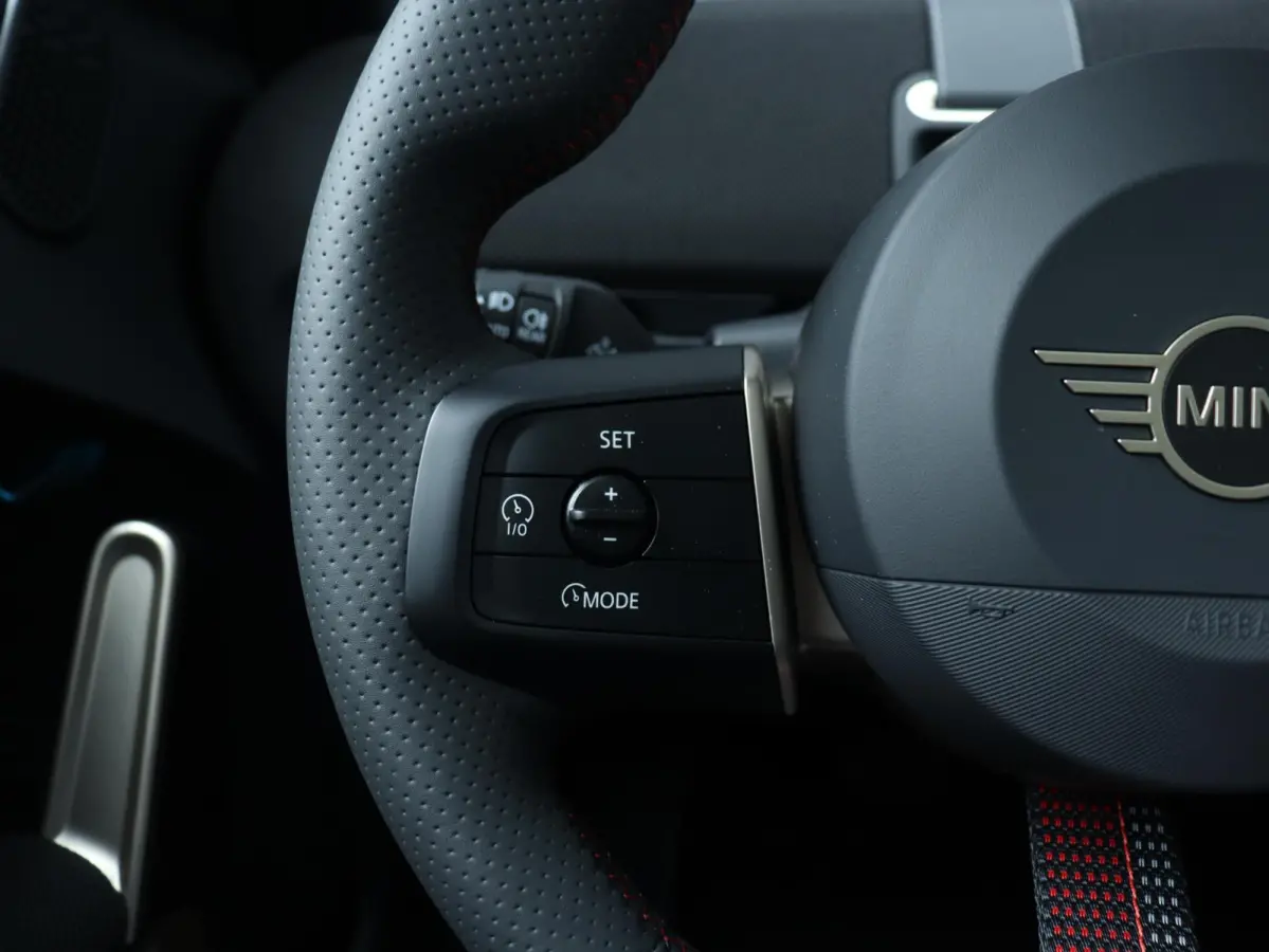 E John Cooper Works Uitvoering | M Pakket | Panoramadak