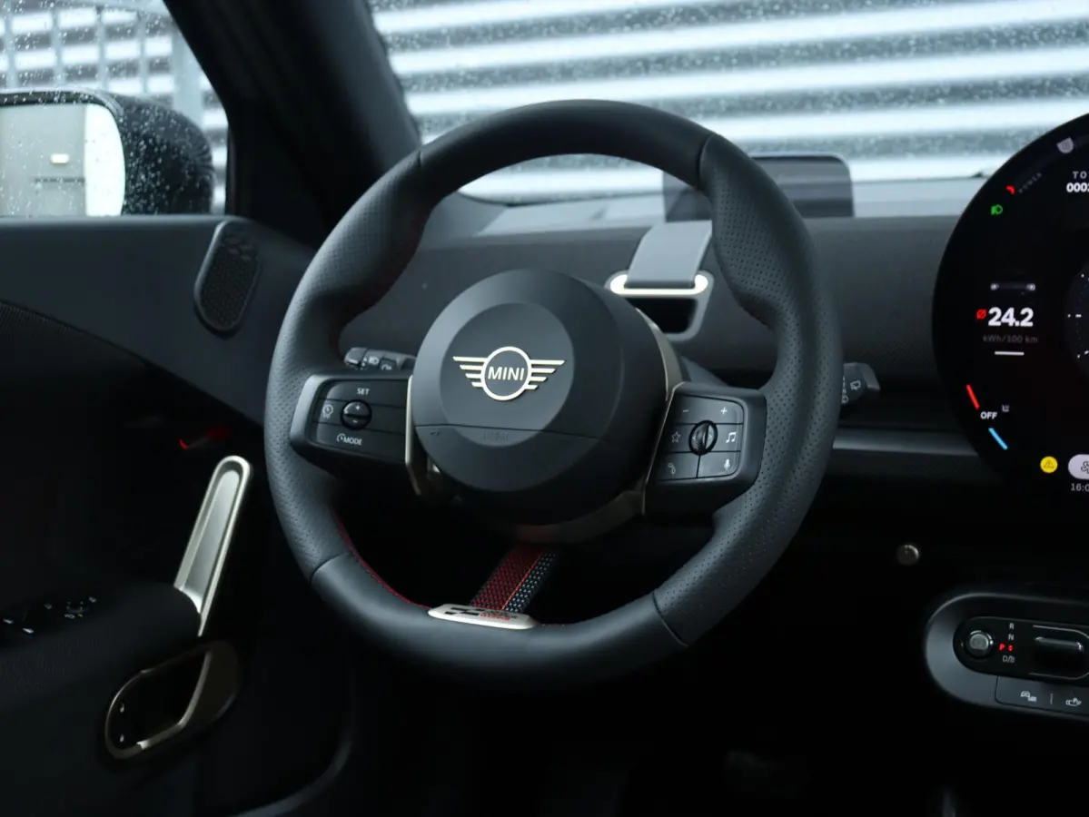 E John Cooper Works Uitvoering | M Pakket | Panoramadak