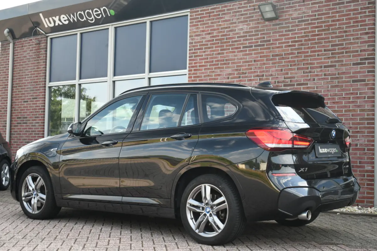 xDrive25e 220pk M-Sport Leder Stuurverw LED El-klep DAB €21490 ex-BTW!