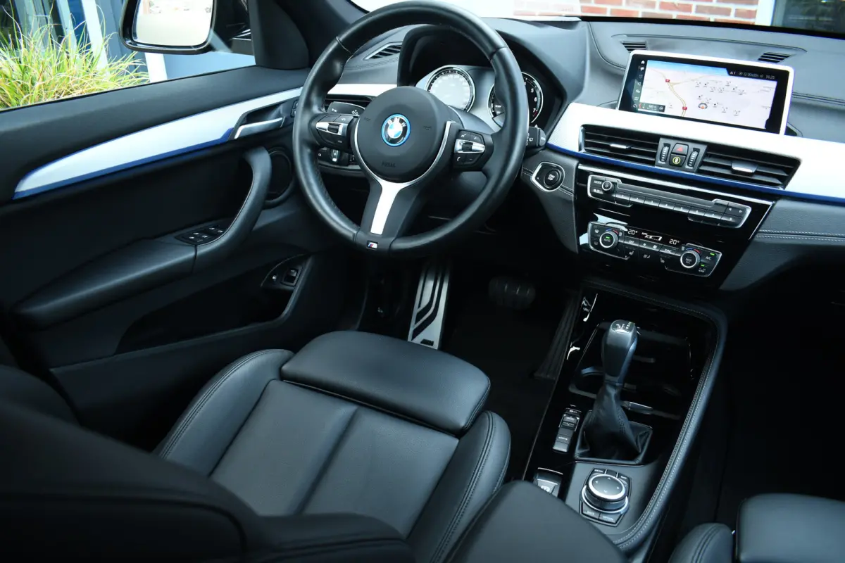 xDrive25e 220pk M-Sport Leder Stuurverw LED El-klep DAB €21490 ex-BTW!