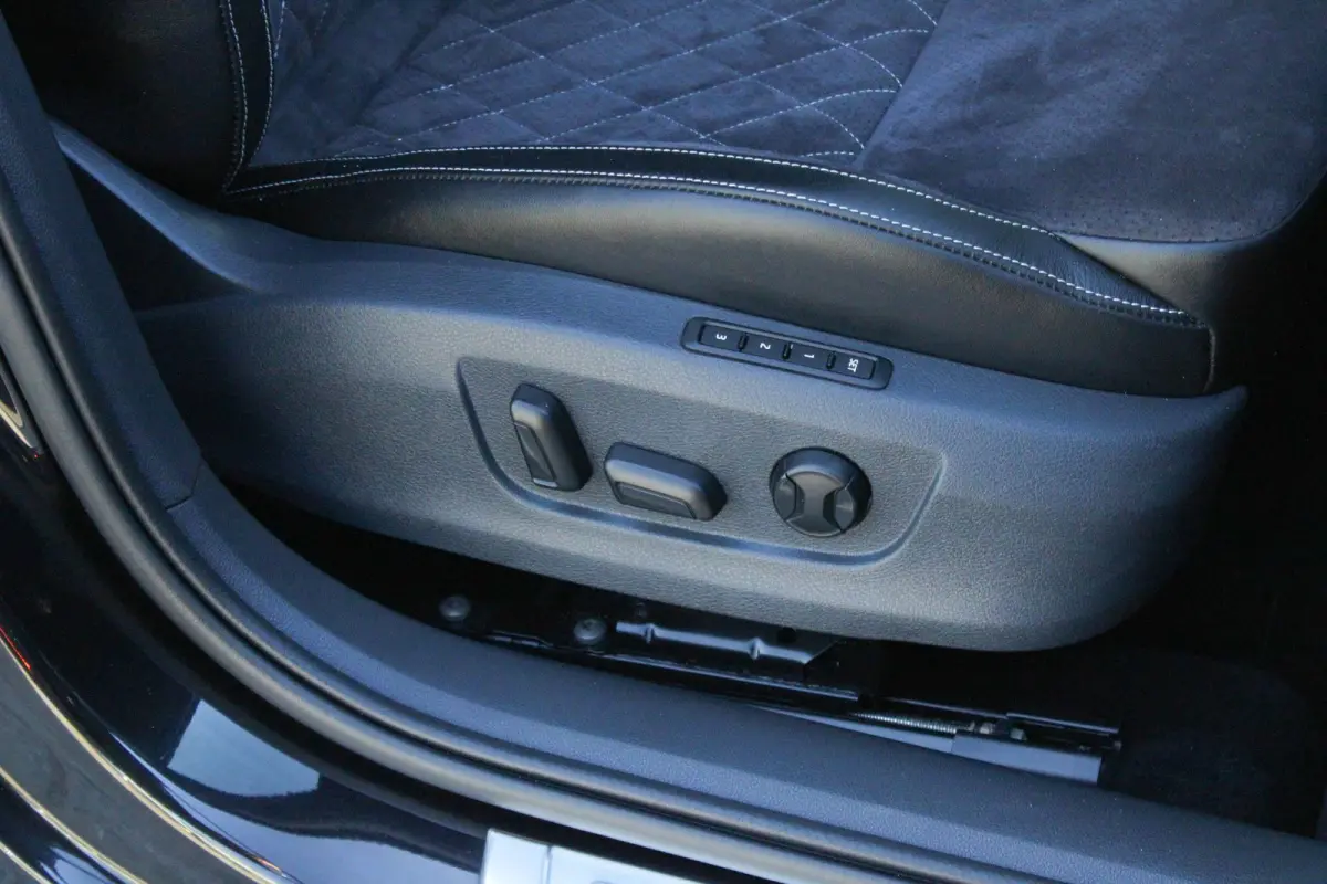 1.4 TSI 218pk PHEV iV Sportline Business | SoH 96% | Trekhaak | Elektrisch Verstelbare Voorstoelen | Voorruit Verwarming | Stoelen Voor/Achter Verwarmd | Canton Audio
