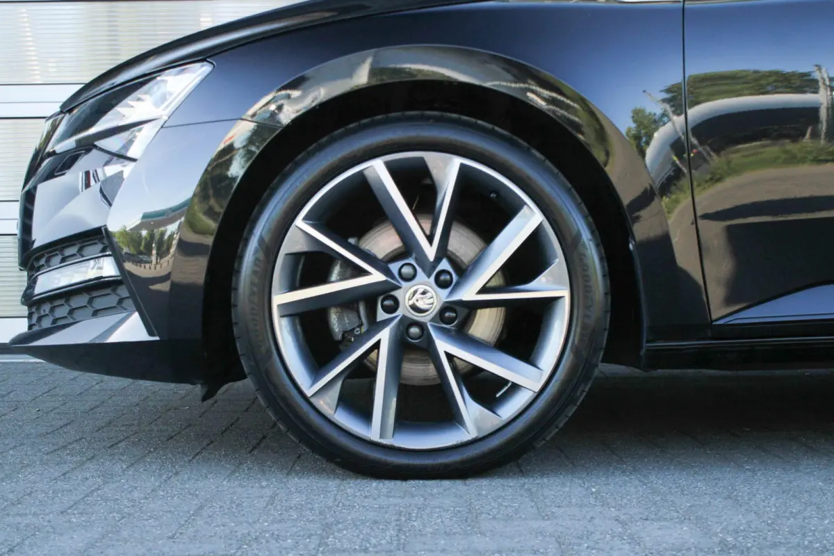 1.4 TSI 218pk PHEV iV Sportline Business | SoH 96% | Trekhaak | Elektrisch Verstelbare Voorstoelen | Voorruit Verwarming | Stoelen Voor/Achter Verwarmd | Canton Audio