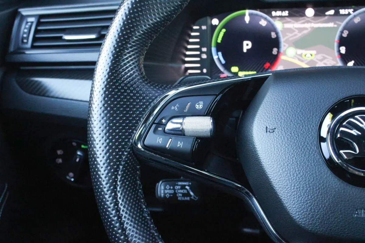 1.4 TSI 218pk PHEV iV Sportline Business | SoH 96% | Trekhaak | Elektrisch Verstelbare Voorstoelen | Voorruit Verwarming | Stoelen Voor/Achter Verwarmd | Canton Audio