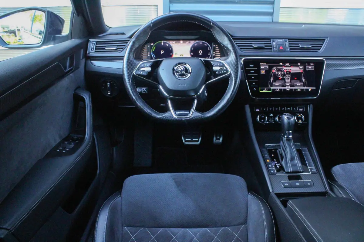 1.4 TSI 218pk PHEV iV Sportline Business | SoH 96% | Trekhaak | Elektrisch Verstelbare Voorstoelen | Voorruit Verwarming | Stoelen Voor/Achter Verwarmd | Canton Audio