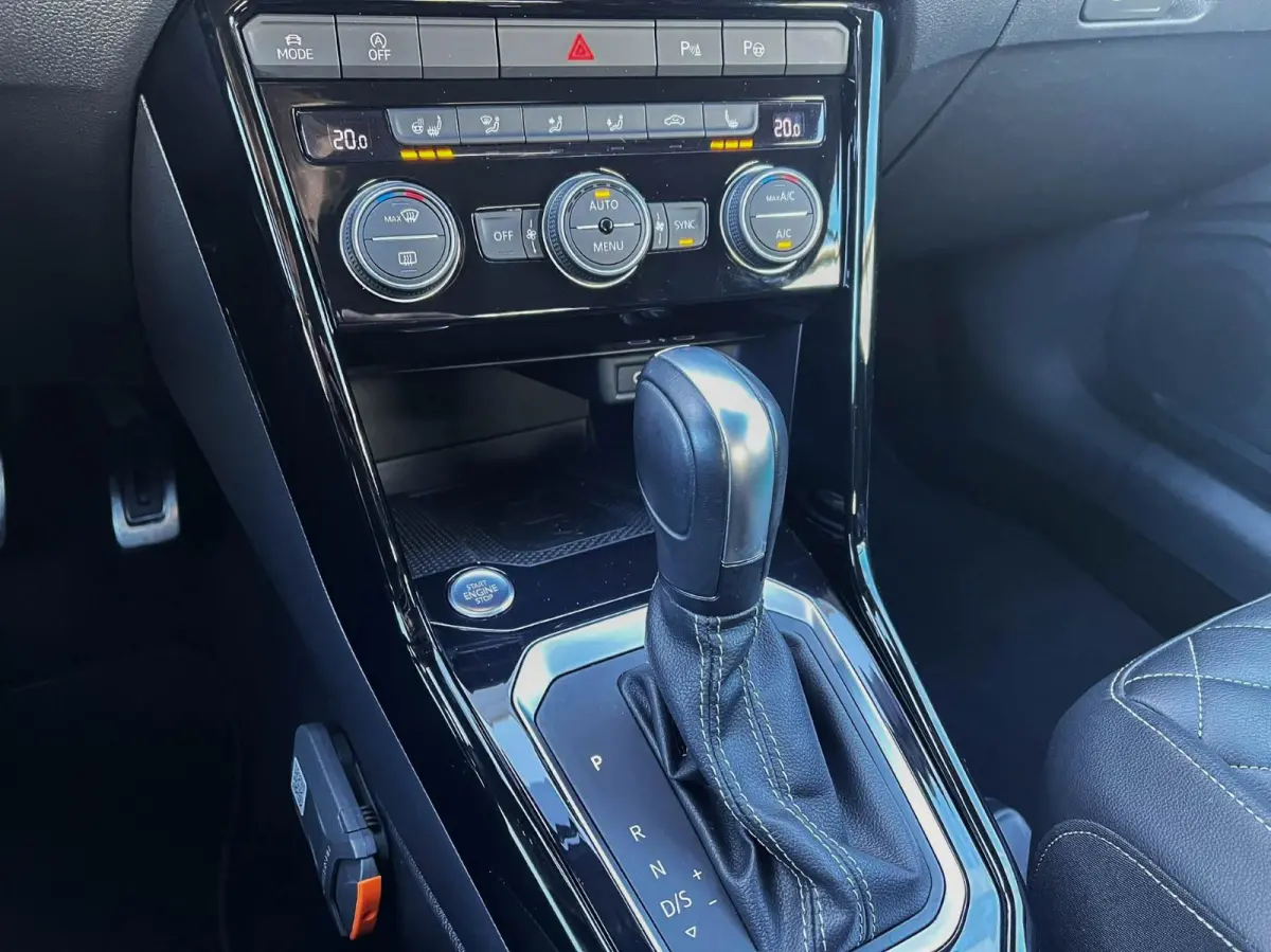 1.5 TSI 150pk DSG R-Line "Edition Blue" | Leer | Trekhaak | Navigatie
