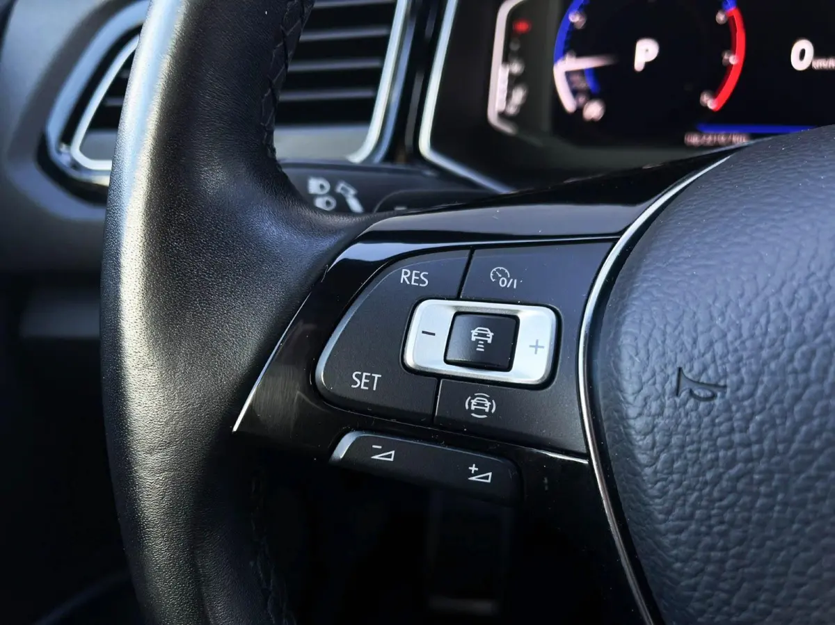 1.5 TSI 150pk DSG R-Line "Edition Blue" | Leer | Trekhaak | Navigatie