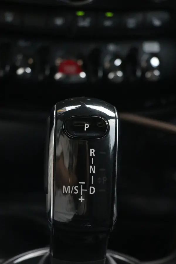 Mini 1.5 Cooper Essential 136PK | automaat | camera