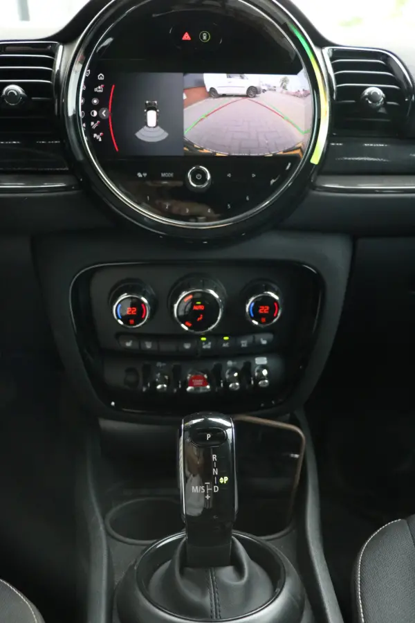 Mini 1.5 Cooper Essential 136PK | automaat | camera