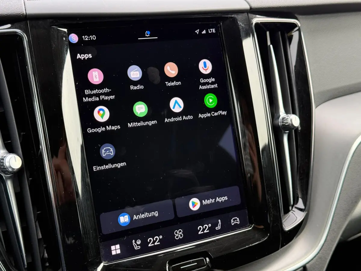 B4 Momentum | Blis | Keyless | Trekhaak | Elektrische stoelen | AppleCarplay | Bluetooth | Google | Bluetooth |